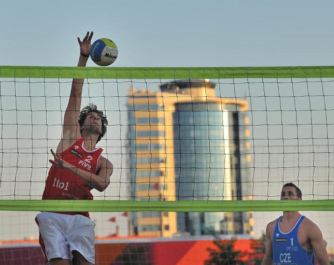 City Beach Summer Beach Games 2010 ::: Lubo� Gregor a Michal Bartko