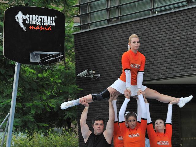 City Beach Summer Beach Games 2010 ::: Tigers Cheerleaders