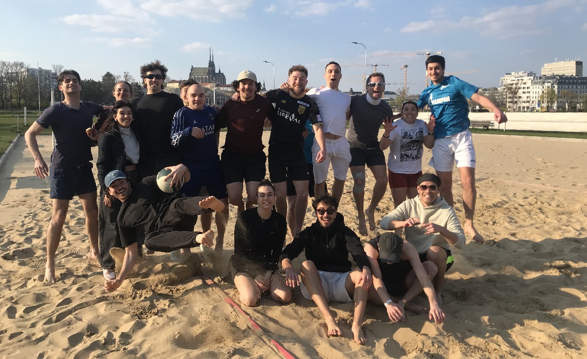 CITY BEACH TEAM GARRETT